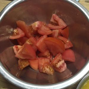 番茄炒鸡蛋的做法 步骤2
