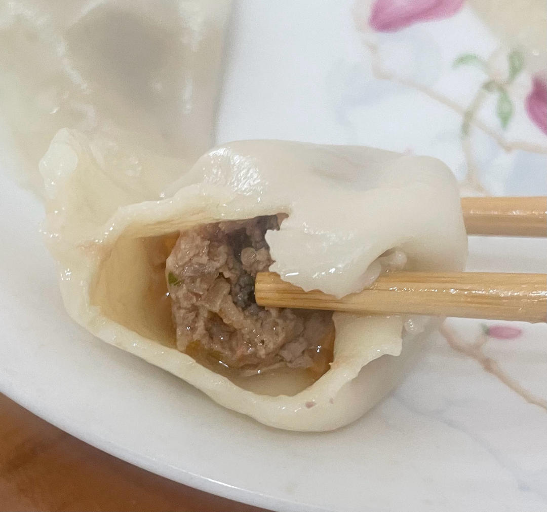 鲜嫩多汁的牛肉洋葱水饺（内含尽量少流泪的洋葱切法）