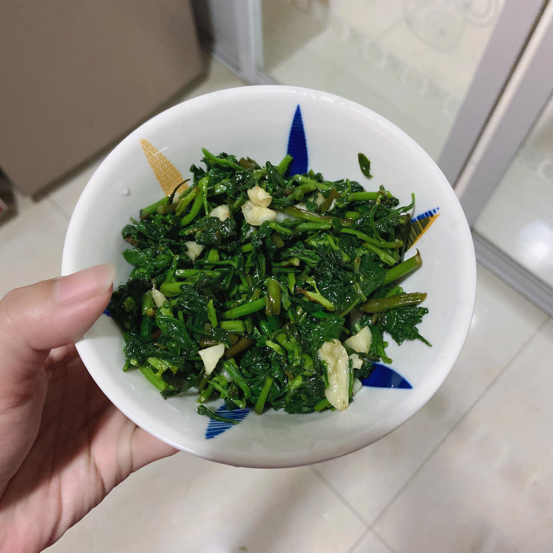 凉拌枸杞头