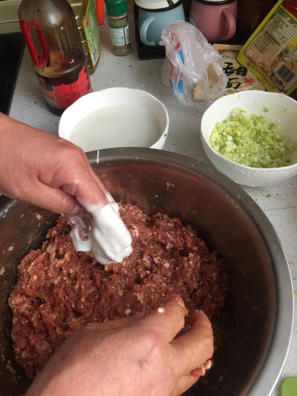 年菜——炸牛肉丸子的做法 步骤10