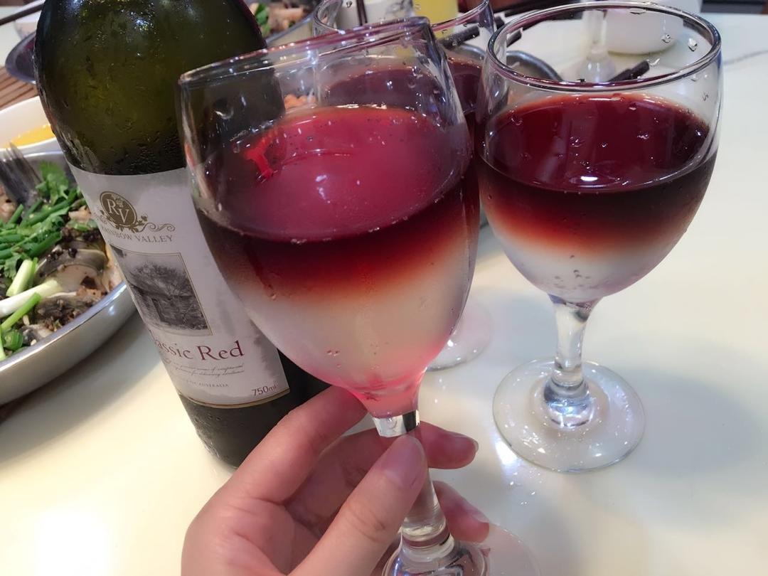 红酒兑雪碧叫什么眼泪(红酒兑雪碧还有美容养颜的功效吗)