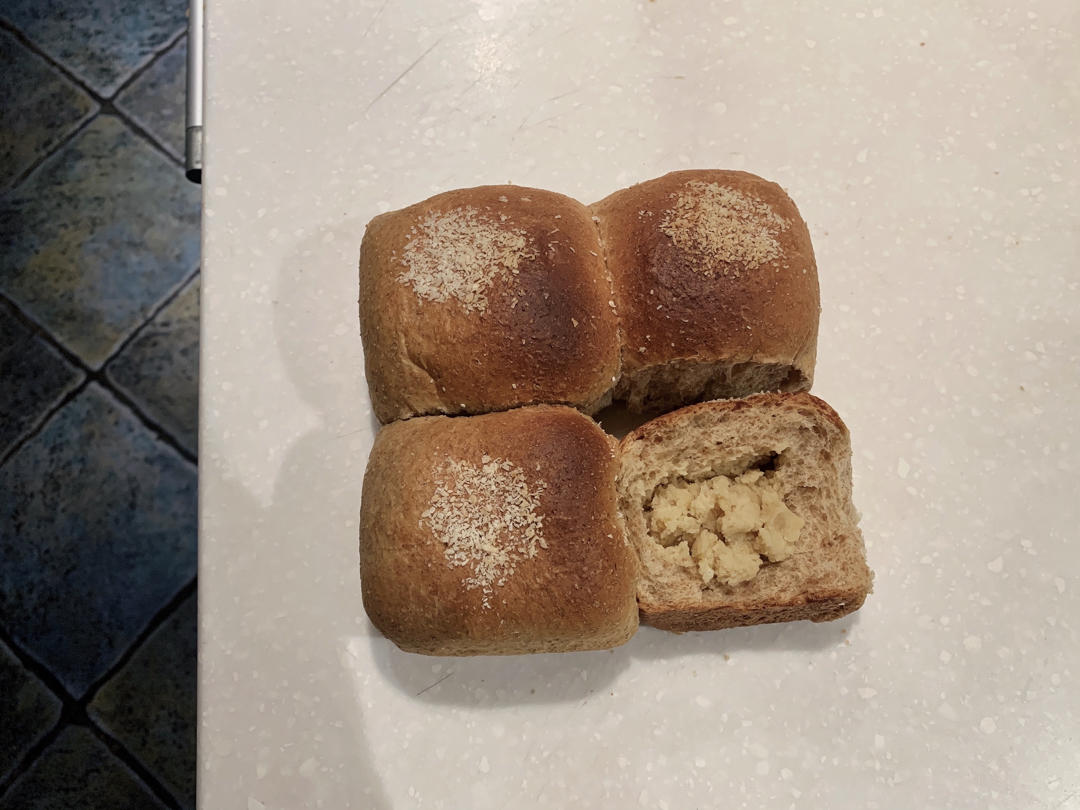 全麦鲜奶卷 100%全麦(含详细水滴型面团塑形法)