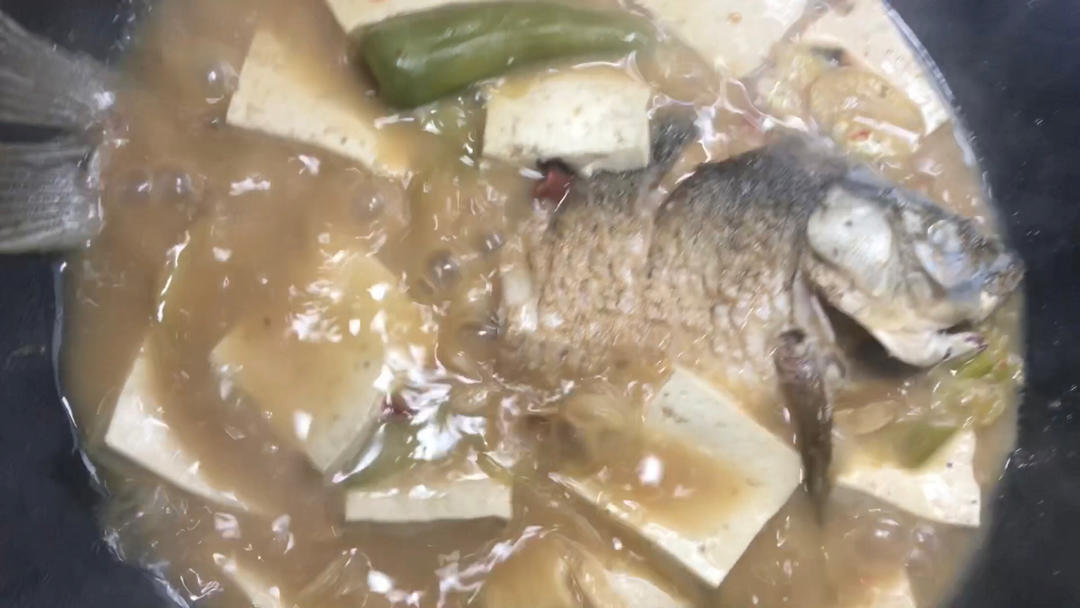 鲫鱼炖豆腐