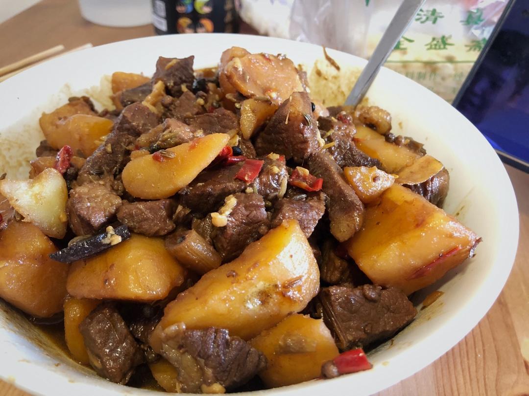软烂入味特别下饭的🥔土豆烧牛肉🥩调料丰富重口味版本