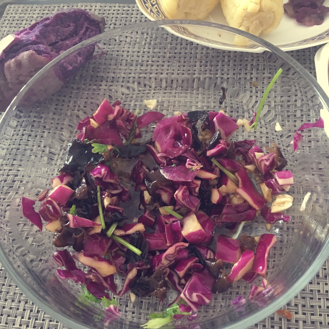 紫甘蓝拌黑木耳