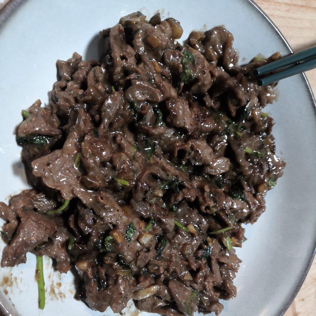小炒黄牛肉，肉嫩味香！太好吃了简直是米饭杀手！