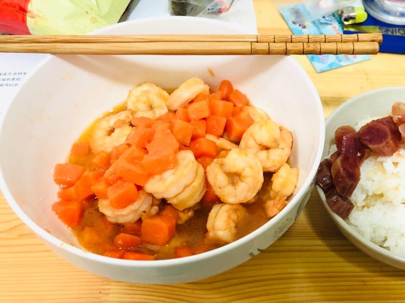 胡萝卜炒虾仁