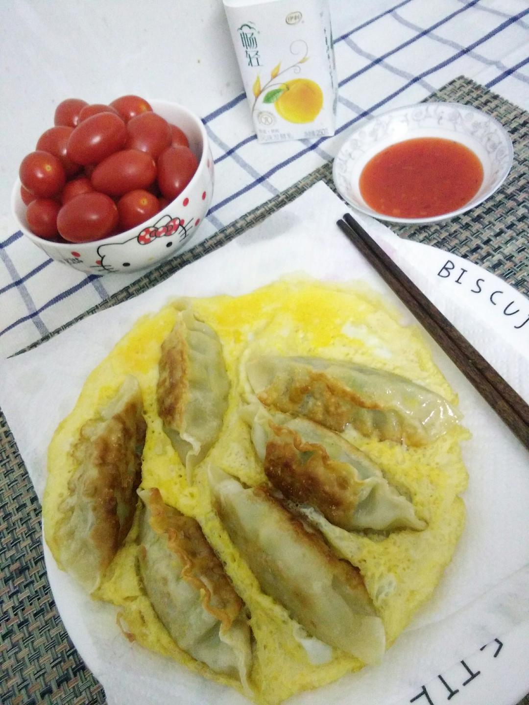蛋抱煎饺（速冻饺）