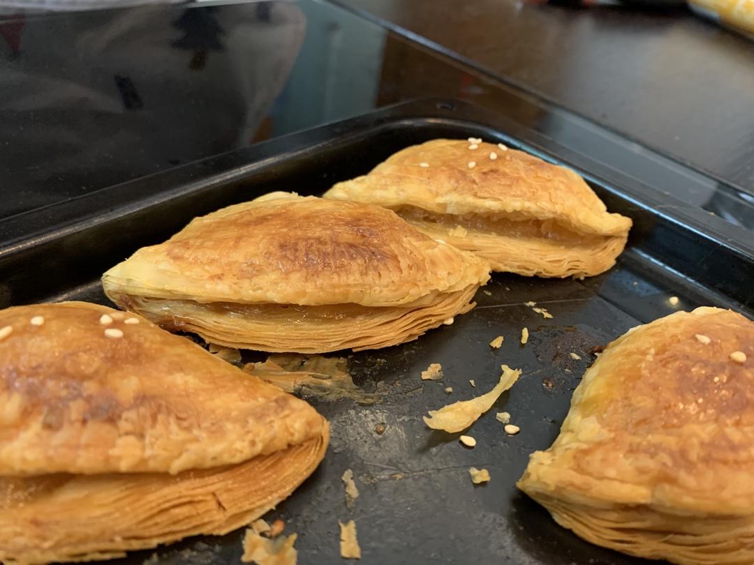 蛋挞皮可以这样用，快速就变苹果派，快学起来吧！超级简单