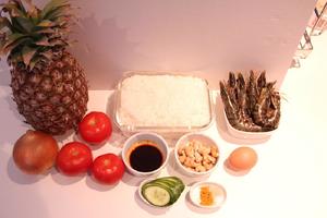 泰式菠萝炒饭 Kao Pad Sapparod ข้าวผัดสัปปะรด的做法 步骤1