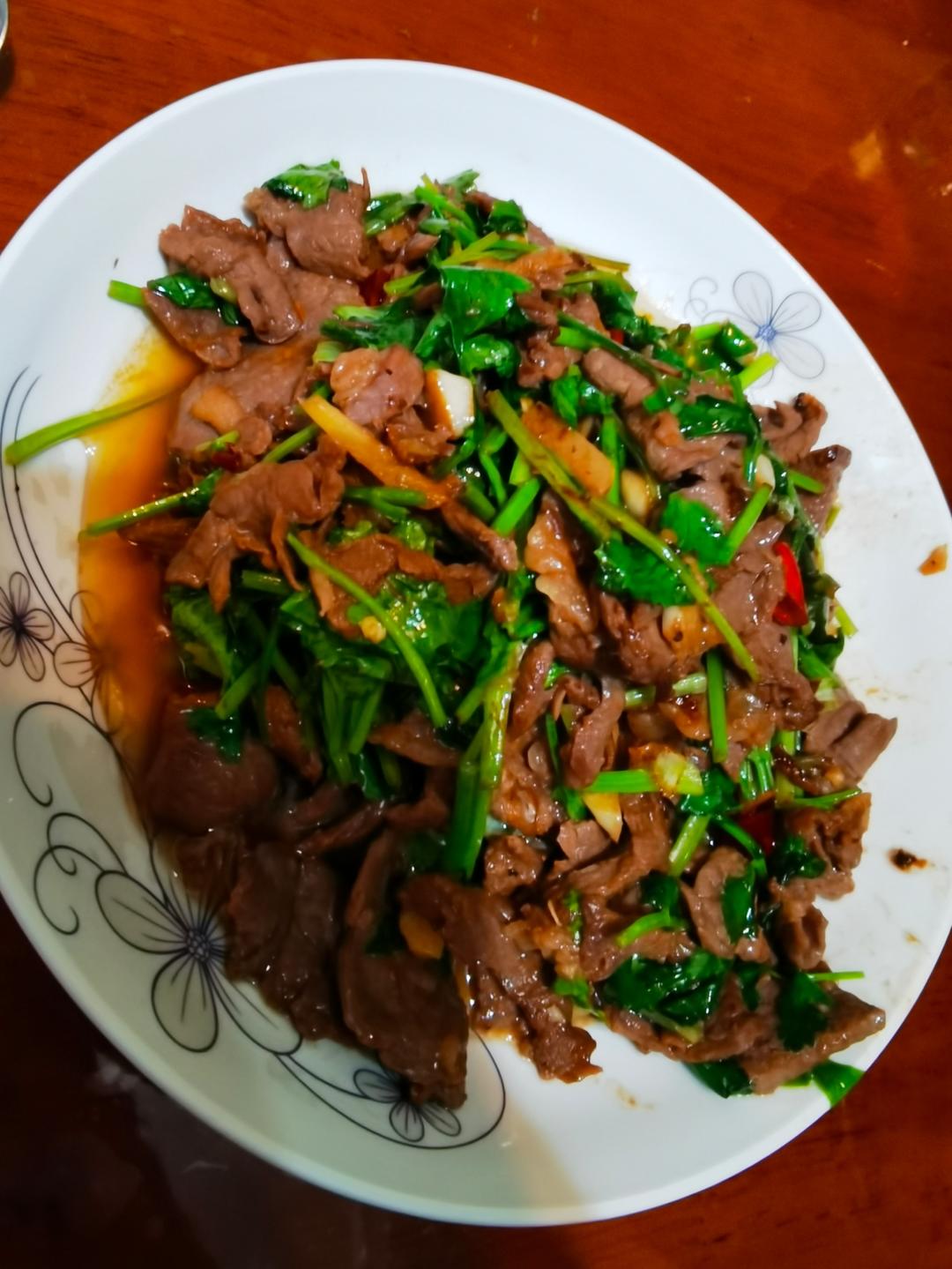 香菜牛肉【又香又嫩，米饭杀手】