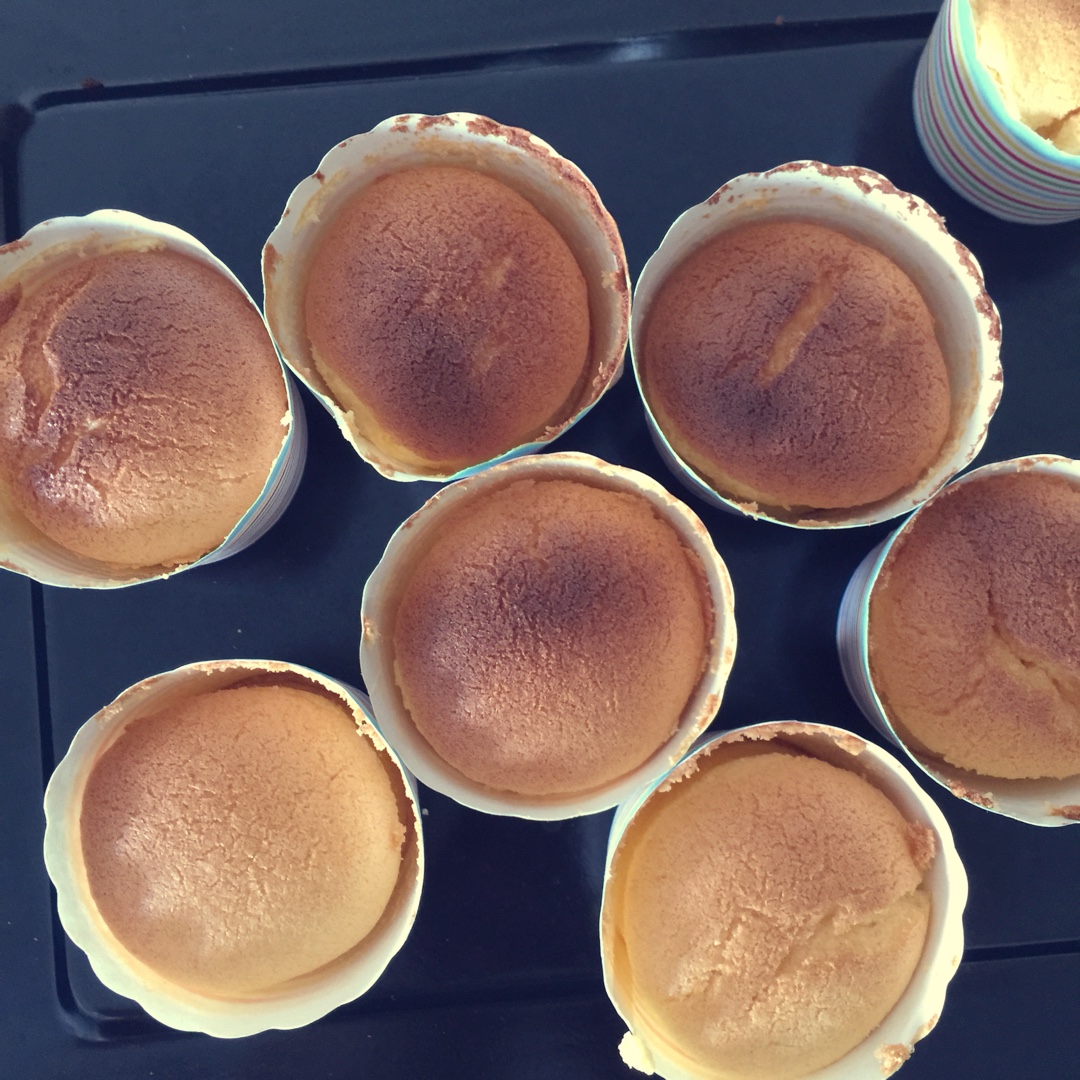 不会回缩的纸杯蛋糕--海氏烤箱定制