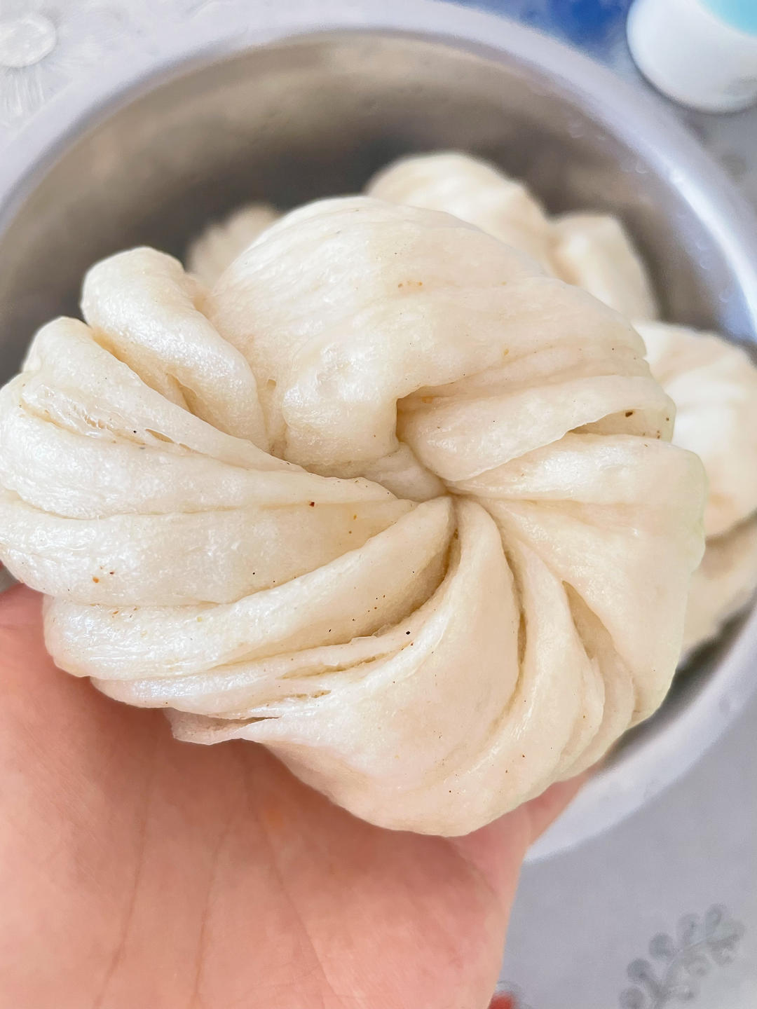 家常椒盐花卷(小视频)