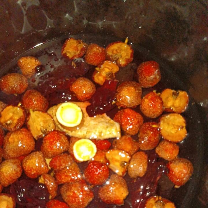 古法熬制酸梅汤（此方几乎无中药味孩子非常喜欢喝）