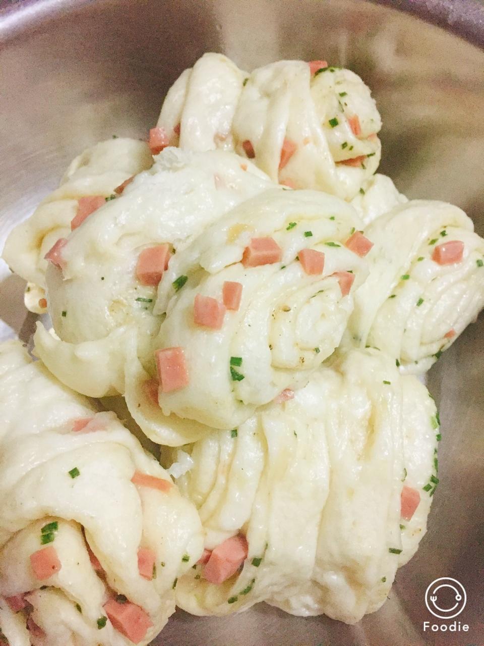 最好吃的火腿葱香花卷—附让葱不变黄的小窍门