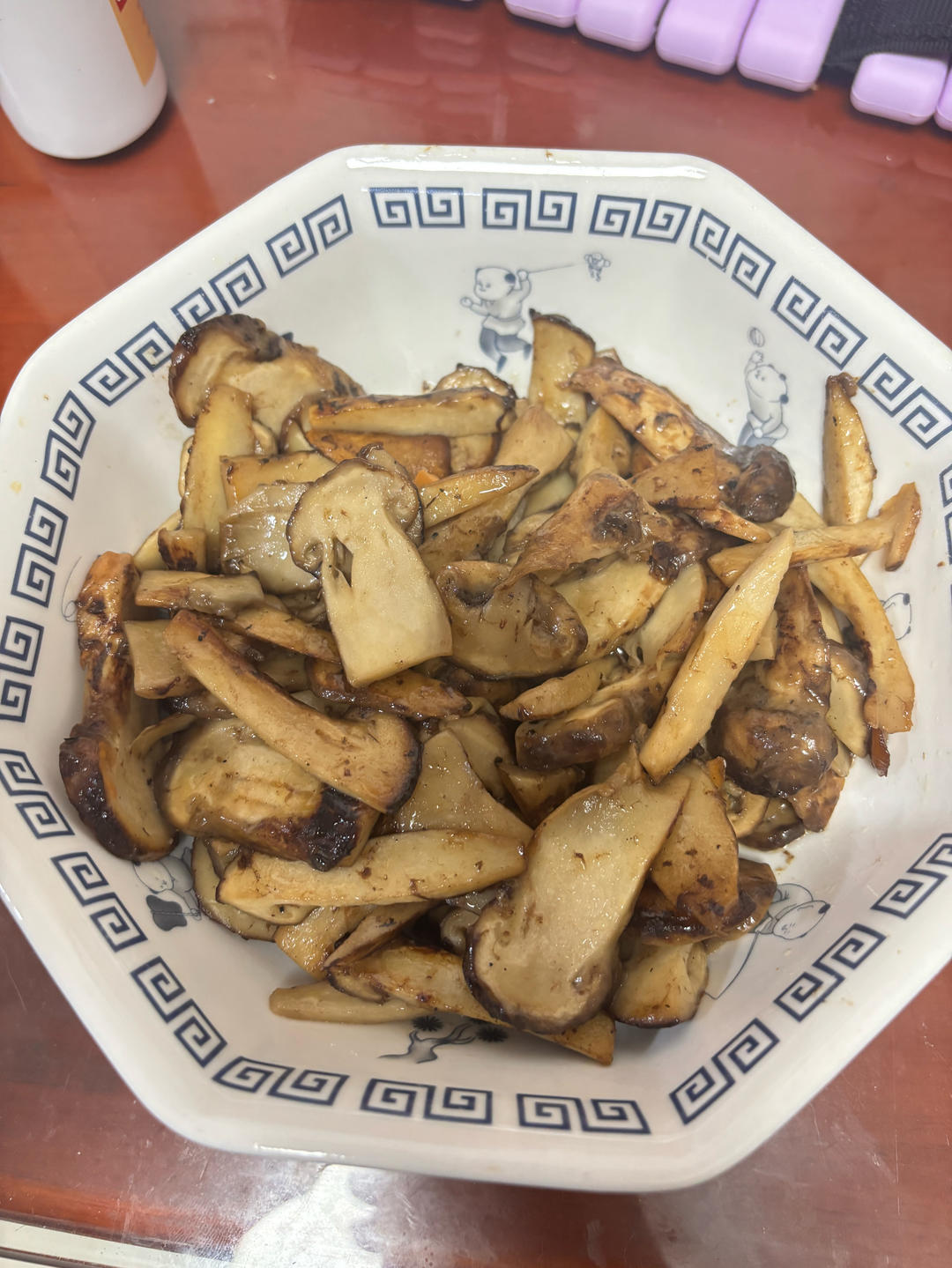 黄油煎松茸（附新鲜松茸的清洗和保存方法）