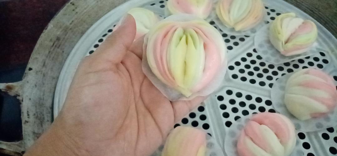 彩色爱心卷·馒头