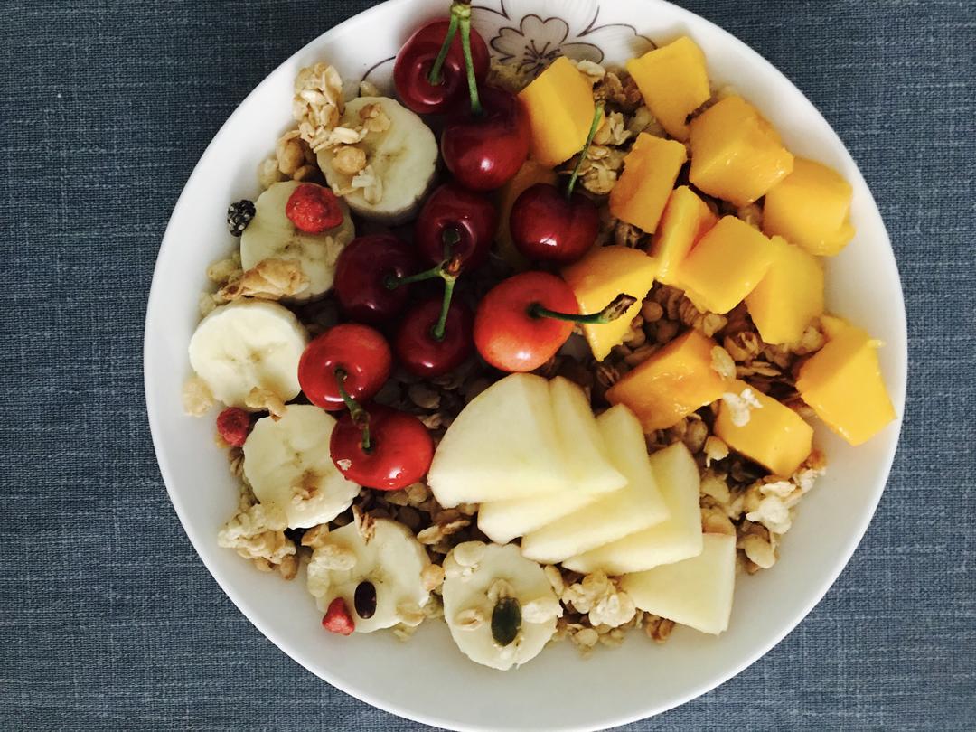 减脂燕麦水果酸奶