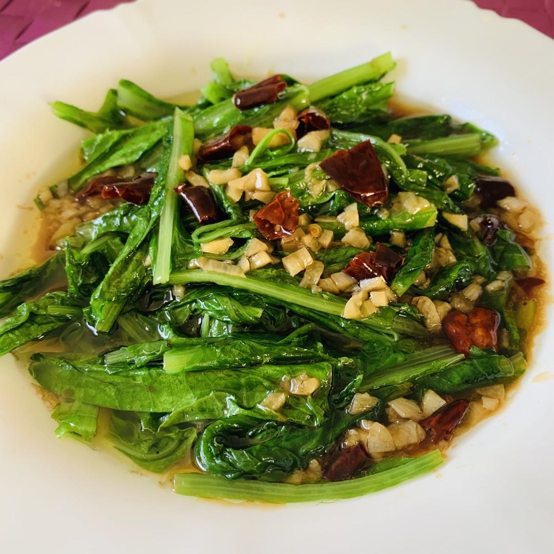 十分钟快手比肉好吃百倍的蒜蓉油麦菜