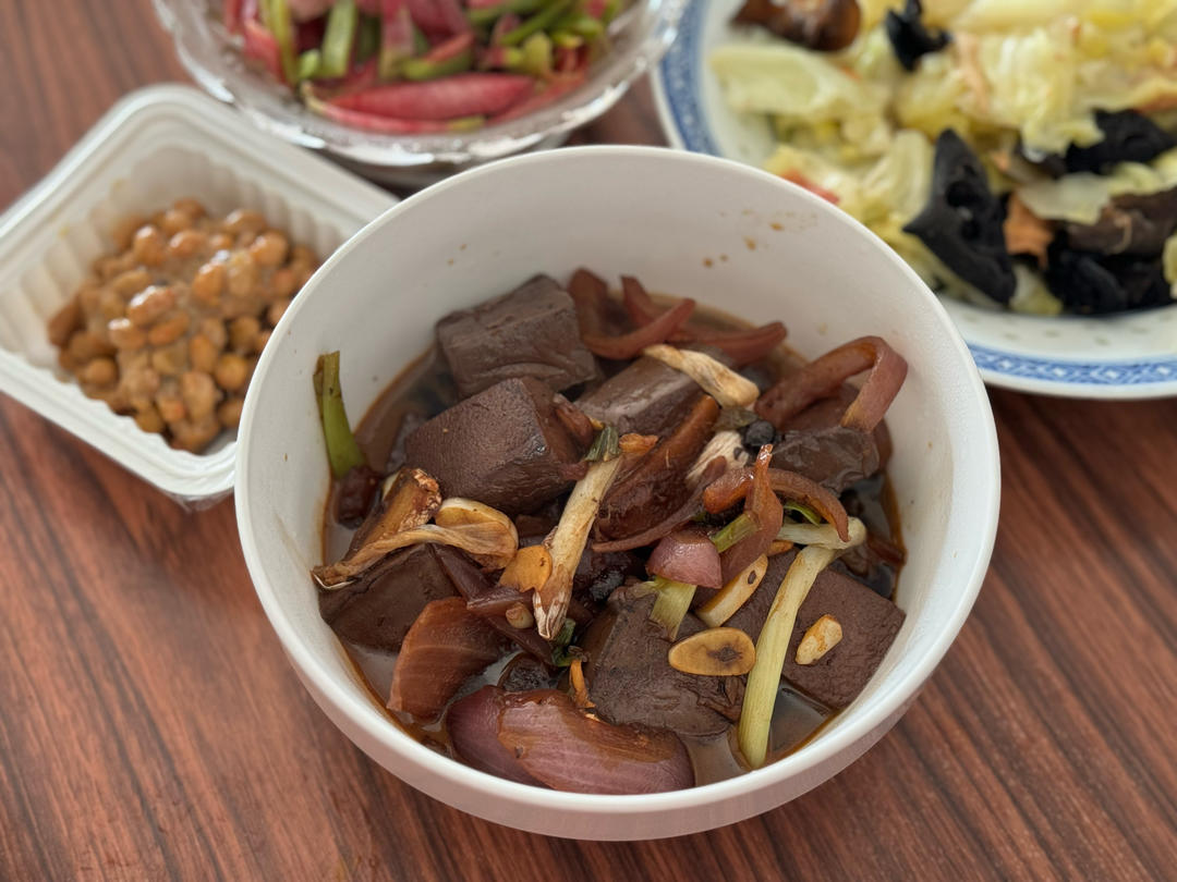 大葱冒鸭血（炒鸭血）