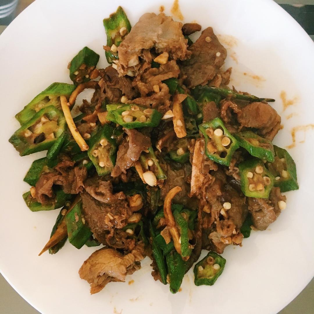 超级下饭的秋葵小炒肉