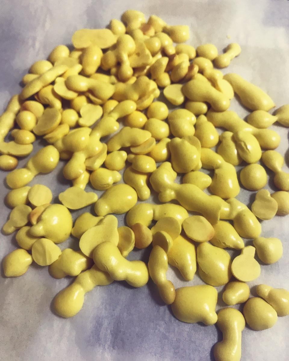 入口即化的无添加蛋黄溶豆