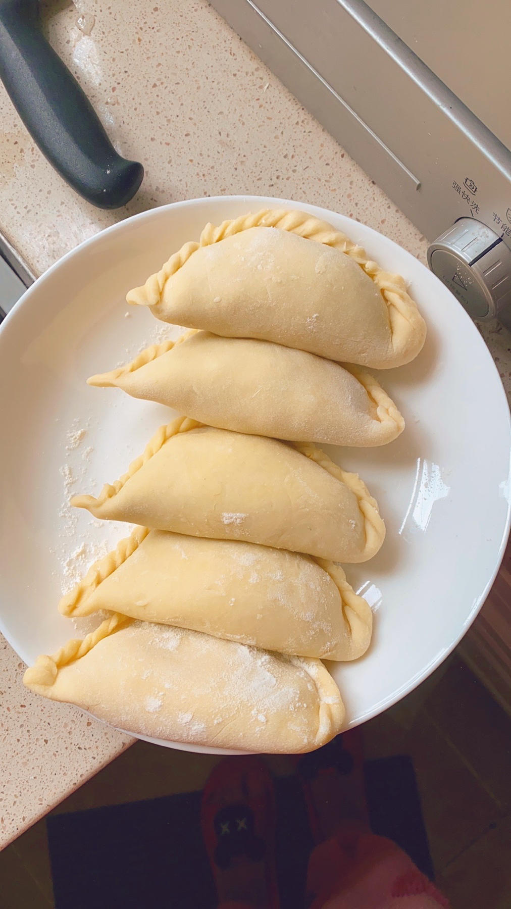 能使鸡蛋顺滑的韭菜盒子做法