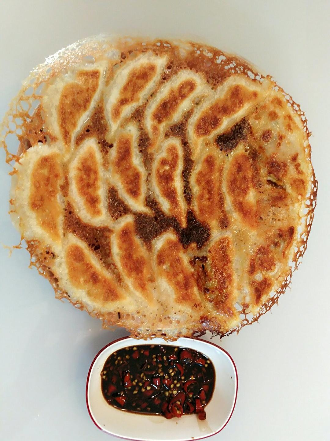 速冻水饺吃腻了吗~变锅贴吧(๑´ڡ`๑)