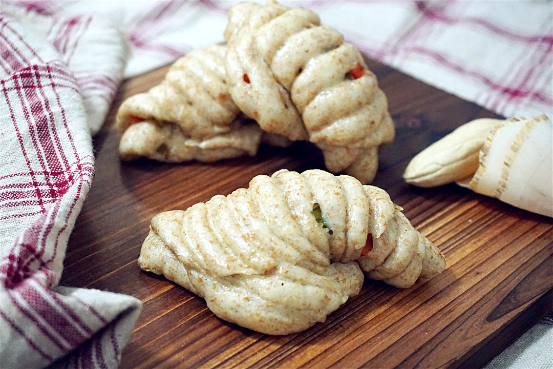 全麥香蔥火腿海螺花卷