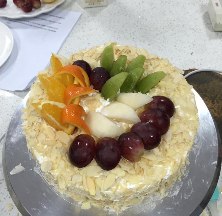 水果杏仁生日蛋糕