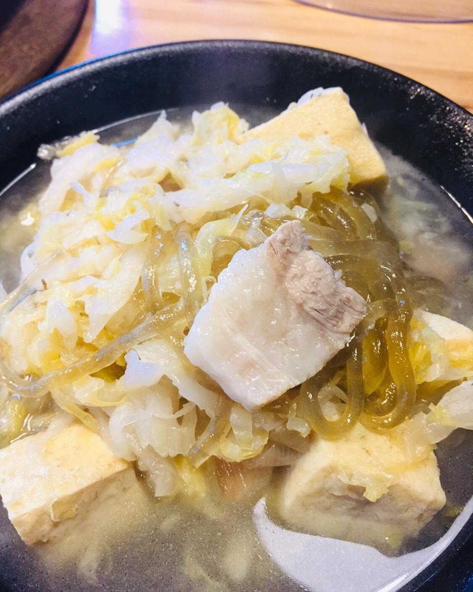 东北酸菜猪肉炖粉条