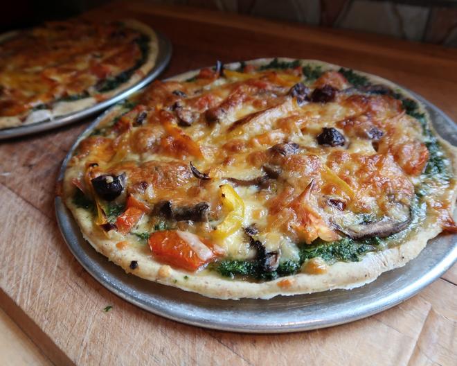 spinich pesto veggie pizza 菠菜香蒜酱蔬菜披萨的做法