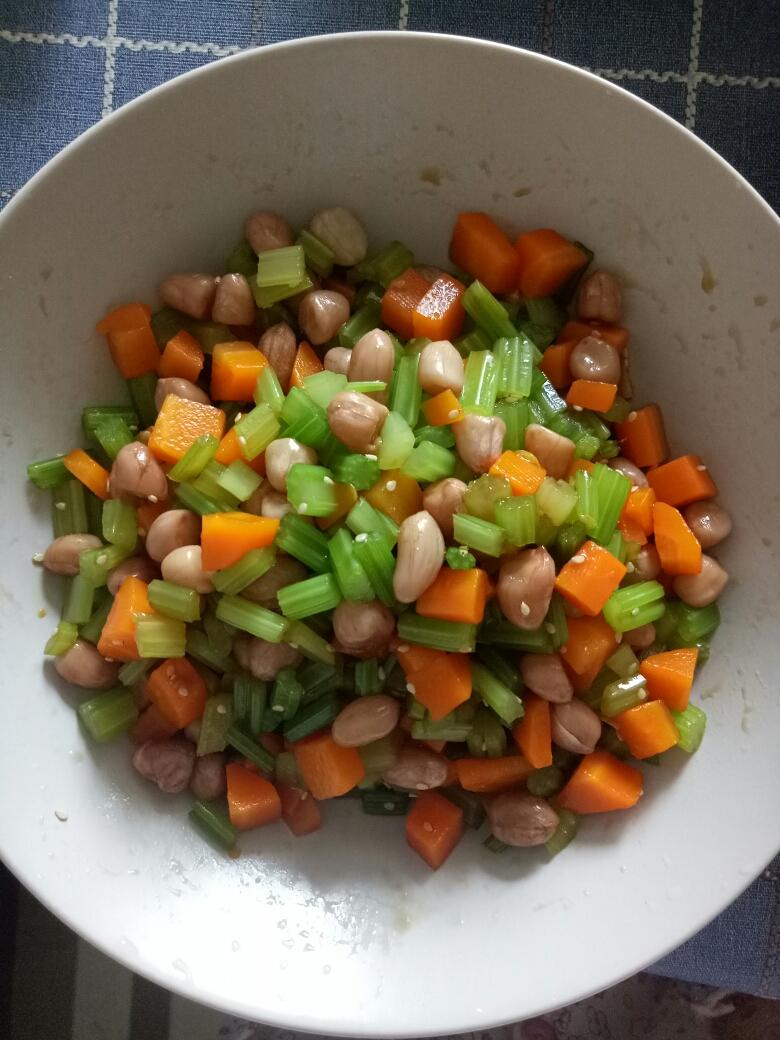 凉调芹菜花生胡萝卜的做法步骤图 圆圆xiaoyu 下厨房