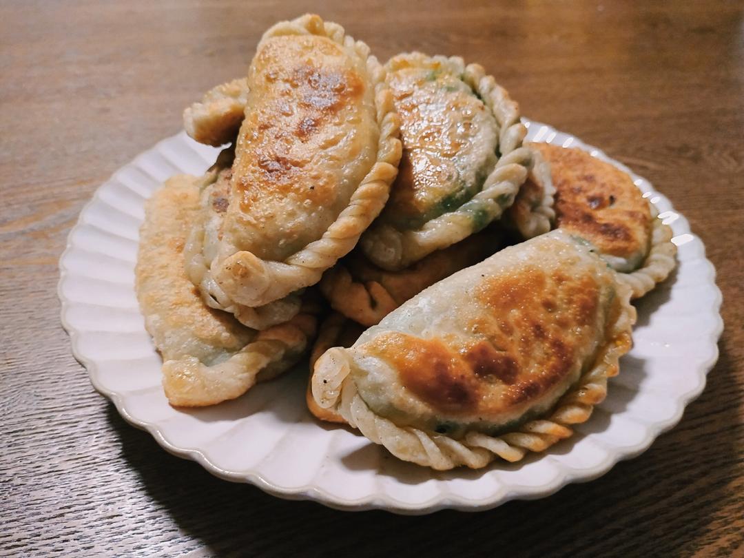 韭菜盒子（附锁边视频，超级详细版）