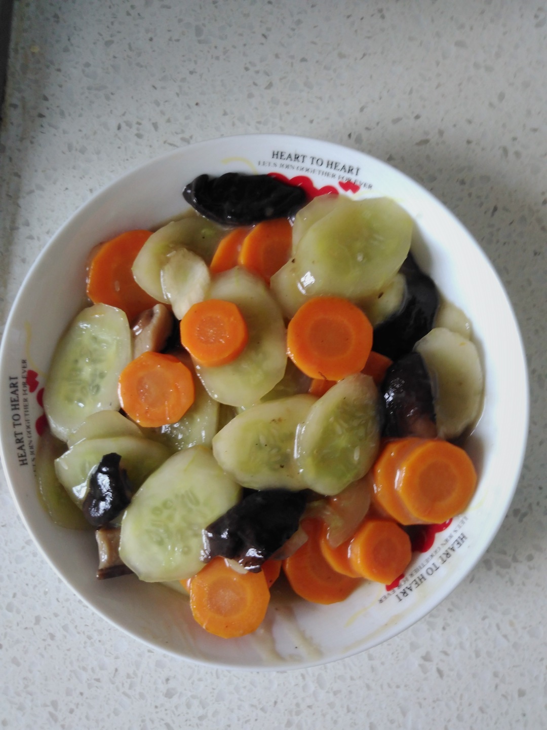 香菇·黄瓜·红萝卜的做法