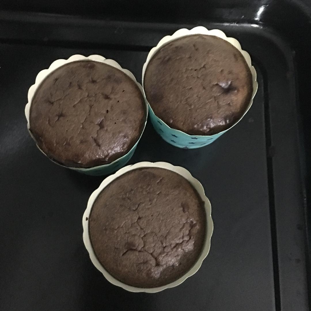 巧克力熔岩蛋糕(全图文超简单)