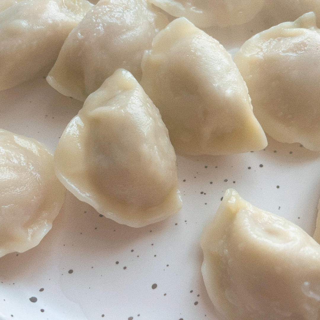 韭菜猪肉饺子(最简单最好吃又最多汁的饺子)