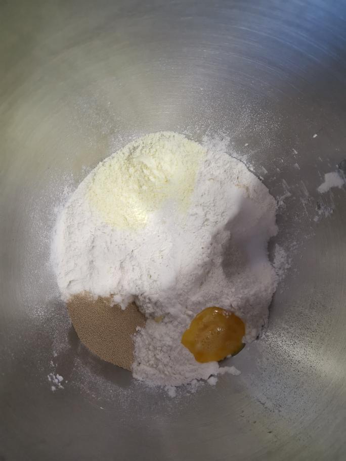 纯奶手撕吐司的做法 步骤1