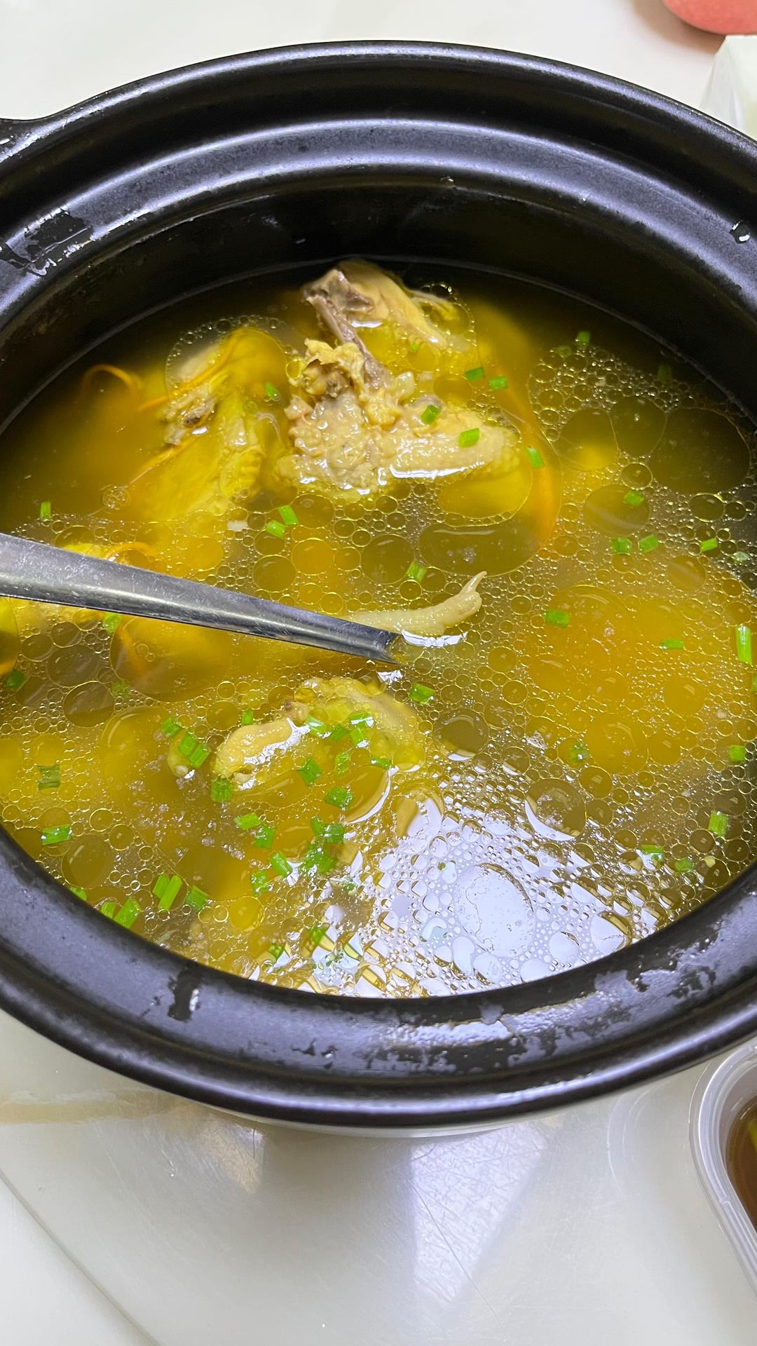 奶奶教的鲜香肥美香菇炖鸡汤