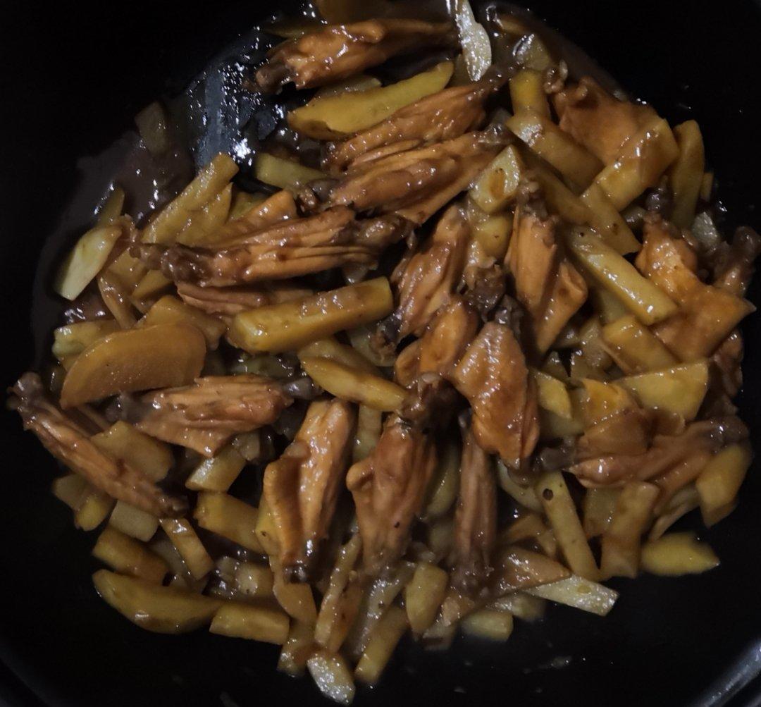 秘诀是可乐的红烧土豆鸡翅