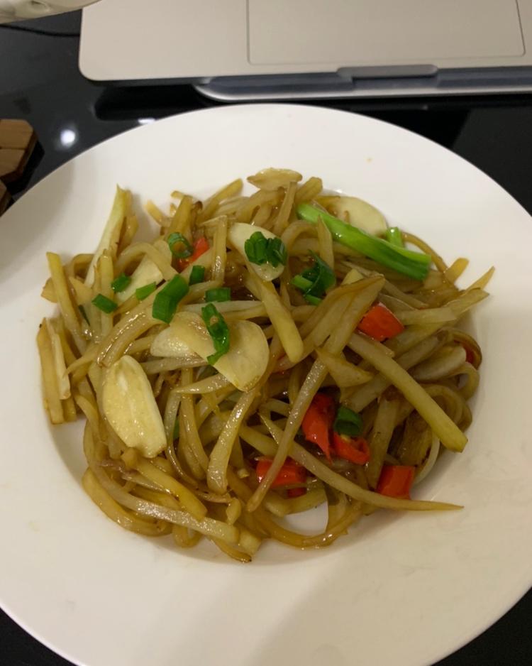 厨师长教你：“炝炒土豆丝”的家常做法，口感爽脆