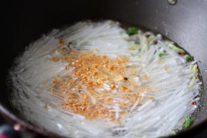 萝卜丝虾皮汤的做法 步骤3