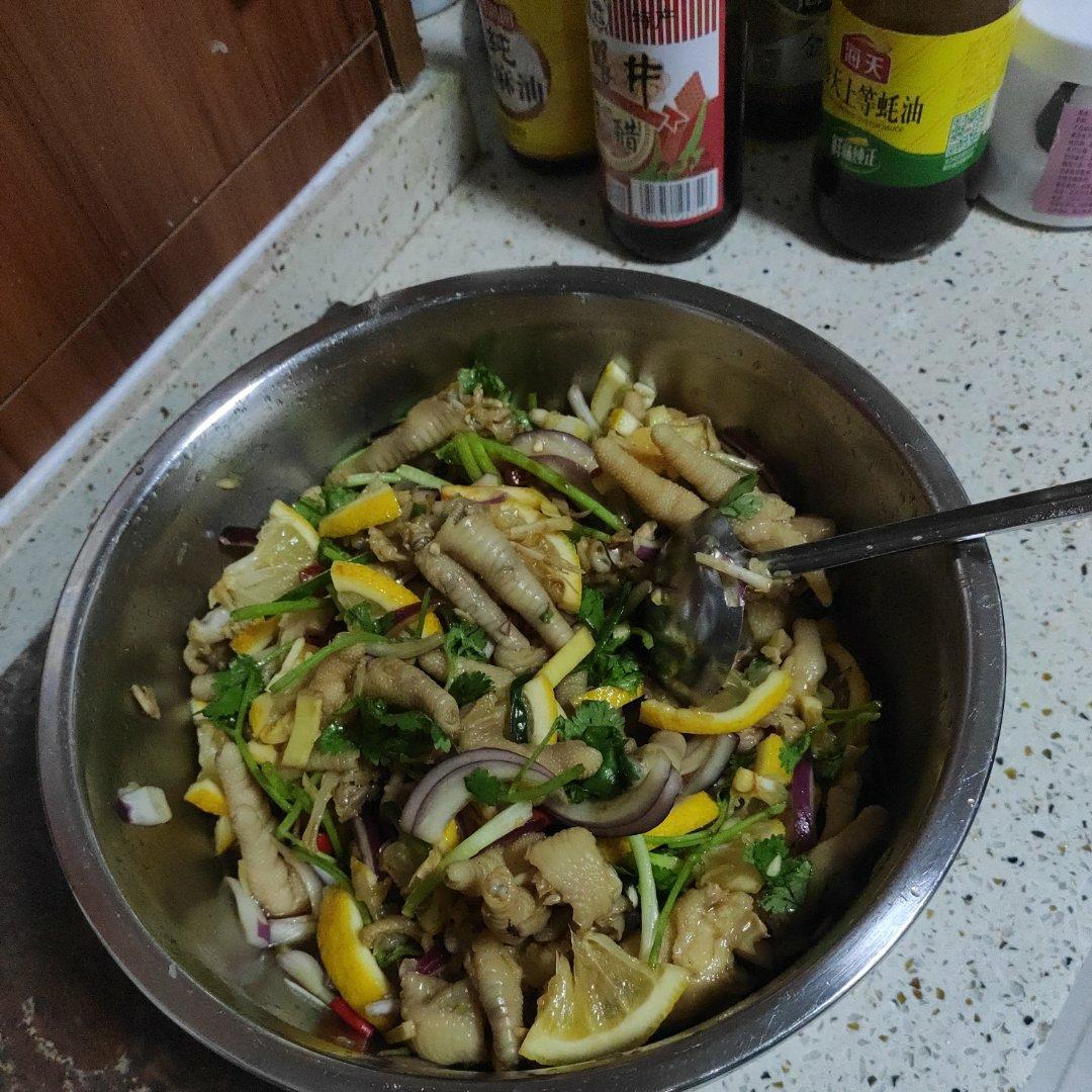 柠檬无骨鸡爪，酸辣开胃，劲道Q弹