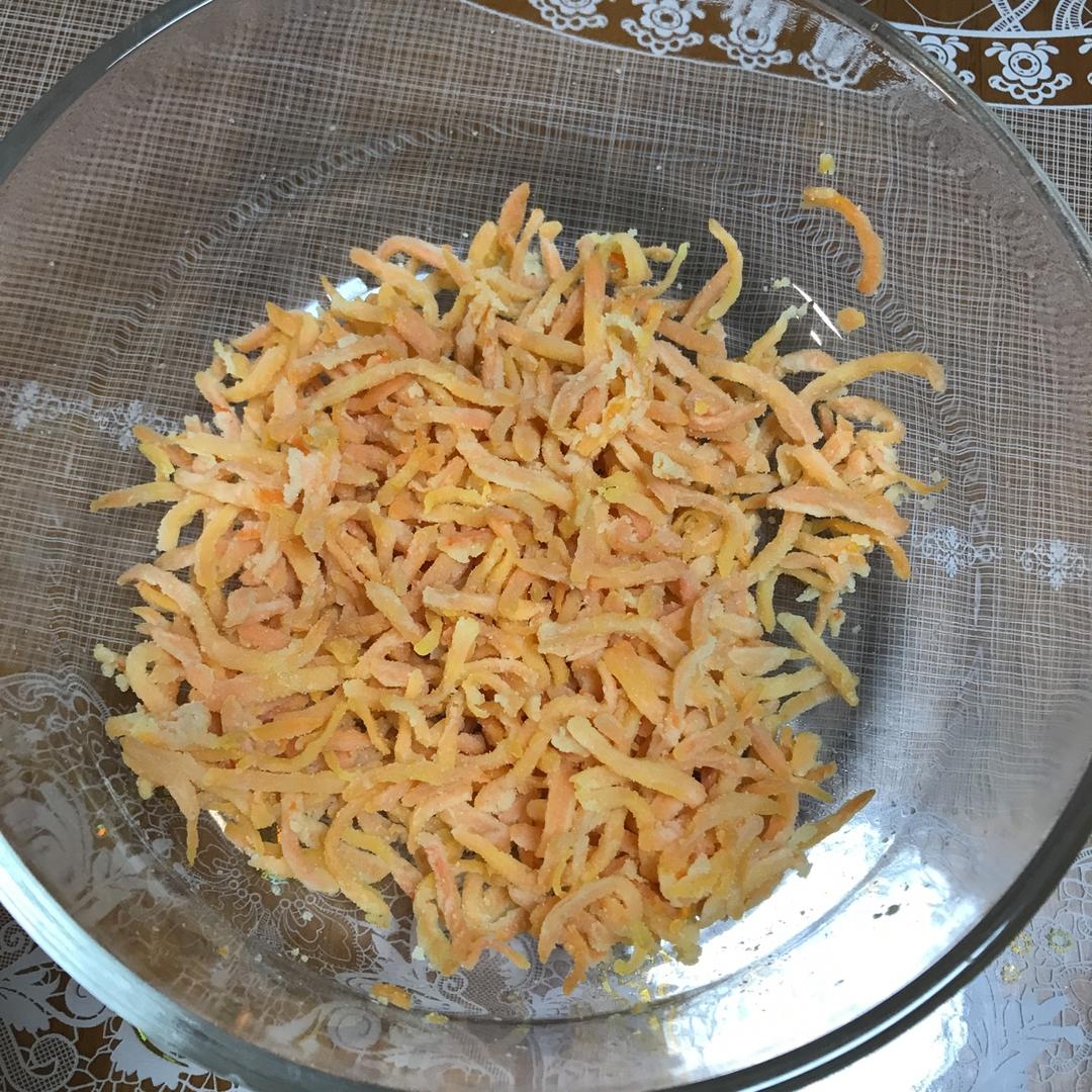 粉蒸胡萝卜丝