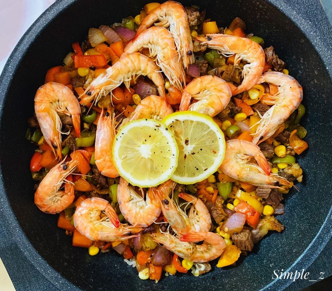 西班牙海鲜牛仔粒焗饭