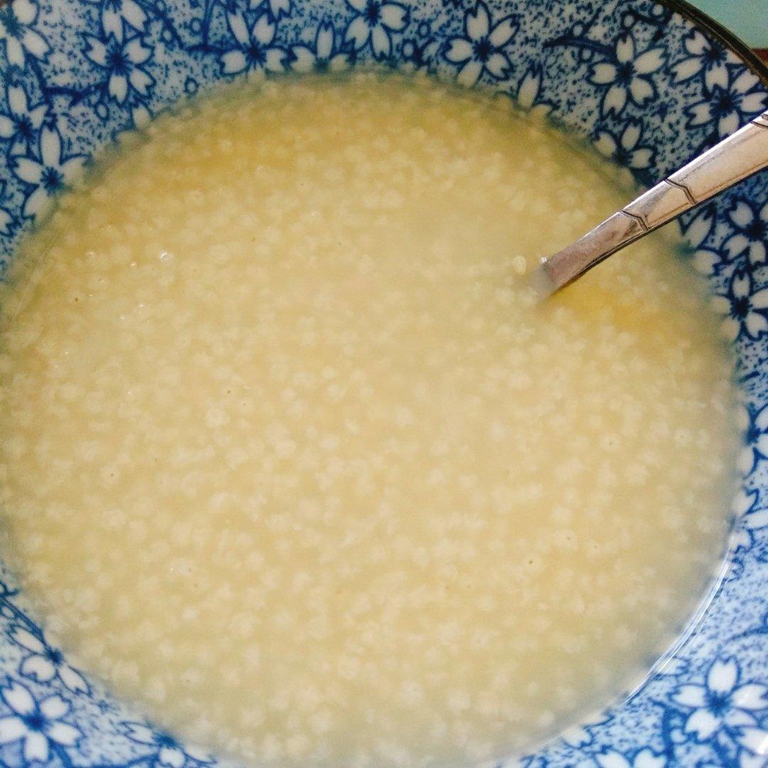 终于熬出一锅有厚厚米油的小米粥