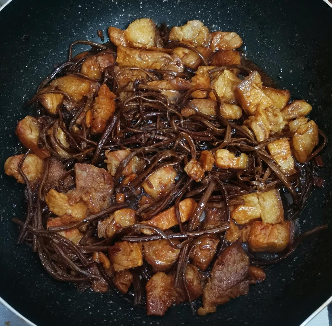 茶树菇炖五花肉的做法