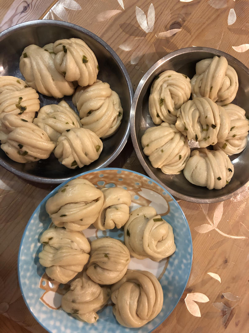 一次发酵法的葱油花卷（参考小高姐的手法）