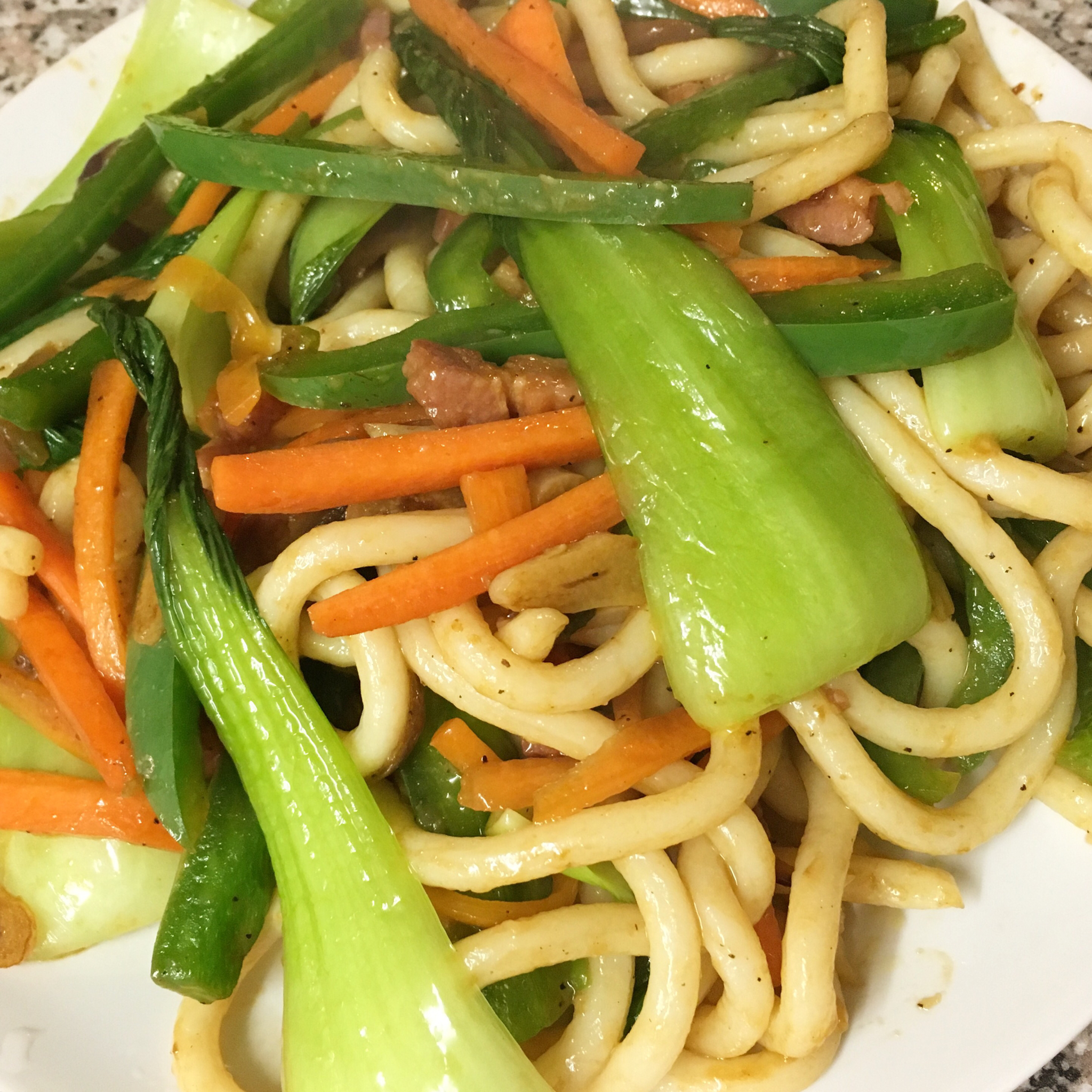 电饭煲菜谱–黑胡椒牛柳杂蔬炒乌冬