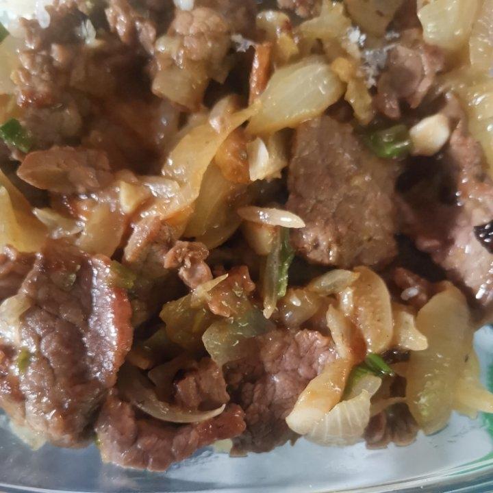 牛肉炒洋葱